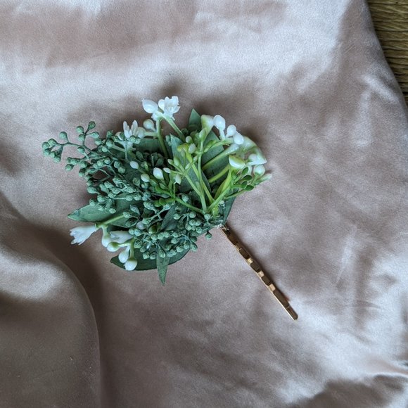 Bridal hair comb - Eucalyptus Burgundy Red Flower with Greenery - Picture 5 of 8